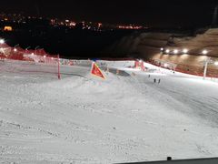 -采薇庄园四季滑雪场