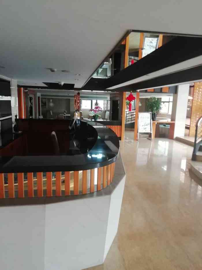 皇程水晶酒店(上海虹桥枢纽国家会展中心店)-"不错,干净整洁舒适,就是