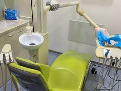 -岳辰齿科(浦东长泰店)