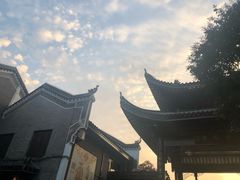 -巴陵广场