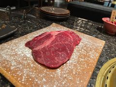 现切肩胛牛排-老乾杯和牛烧肉(王府中环店)