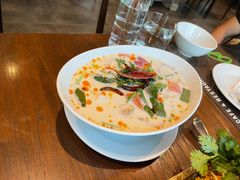 -Chom Cafe and Restaurant