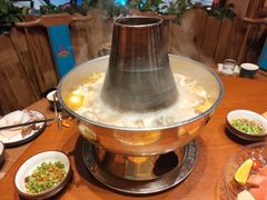 -老滇山寨•云南特色菜•地方菜•民族风情歌舞表演(金碧店)