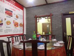 -湖南人家湘菜馆(镇江路店)