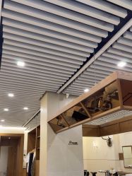 -MARTIN'S BARBER SHOP男士理发馆