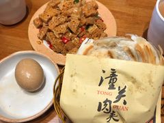传统肉夹馍-秦唐汉味biangbiang面(大钟寺店)