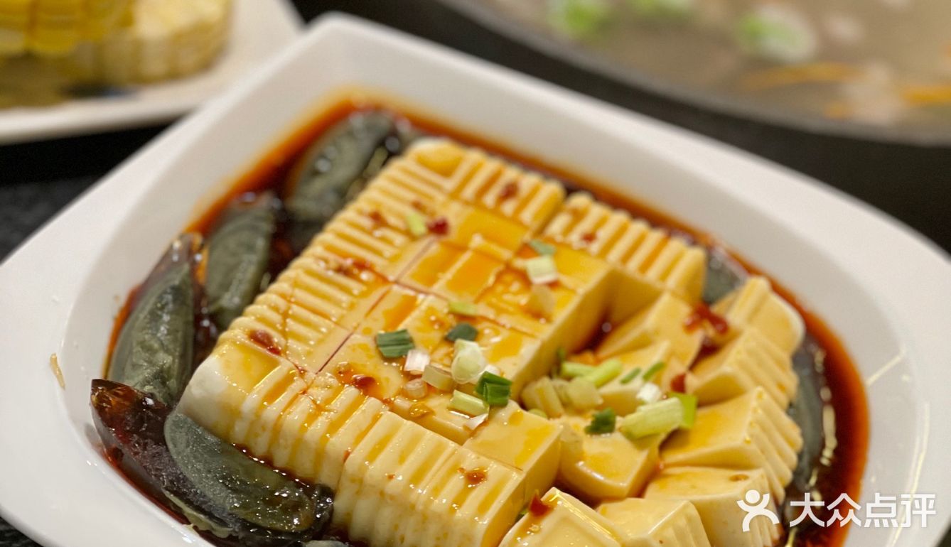 热腾腾的牛肉砂锅 四个人点了「一斤牛肉」的大锅