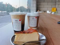 拿铁咖啡-RWORK·COFFEE(滨江店)