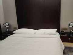 -上海龙之梦万丽酒店