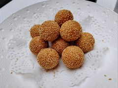 莲蓉芝麻球-卫鼎轩·曹公馆(鼓楼店)