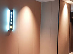 -天鹅恋酒店(大坪龙湖时代天街石油路地铁站店)