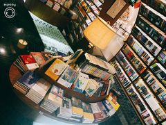 -钟书阁(珍园店)