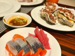 -广州万富希尔顿酒店·感趣自助餐厅·金秋蟹宴生蚝海鲜刺身