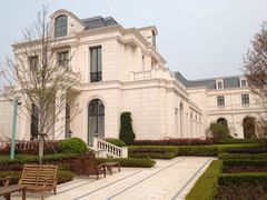 -上海玫瑰园度假酒店