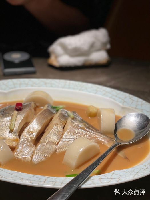 新荣记(BFC外滩金融中心店)家烧鲳鱼图片