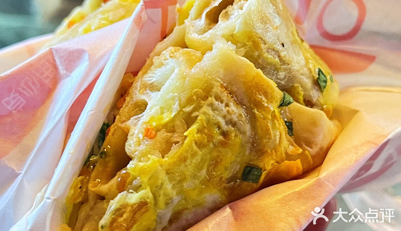 在赣州回次校门口吃回美味的鸡蛋煎饼🔥