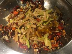 -小鱼小牛·鱼牛干锅·脆鱼火锅(世欧广场店)