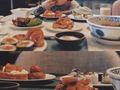 -深圳国际会展中心希尔顿酒店(前海华发冰雪世界店)