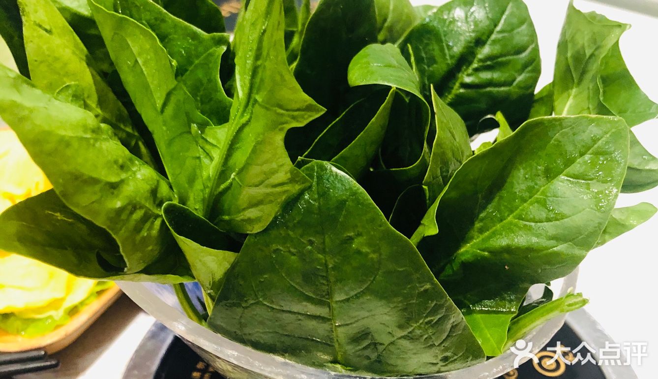 菜品还是挺足量的，也比较干净。就是摆盘可以在好看点呢