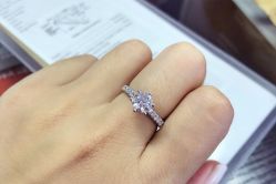 -威德钻石-克拉钻大本营(南京东路店)