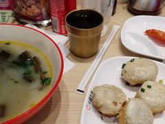 -小杨生煎(金山百联购物中心3楼店)
