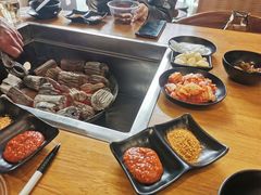 -肉甲韩国木炭烤肉(新壹街1店)