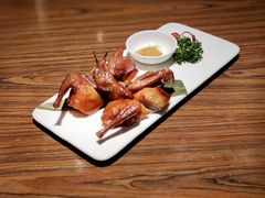 秘制脆皮乳鸽-珍宝轩海鲜火锅(碧湖大厦店)