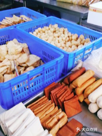 毕竟是珠海最大的豆制品连锁— 都是老主顾光顾购买
