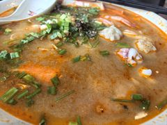 -大头虾越式风味餐厅(光明广场店)