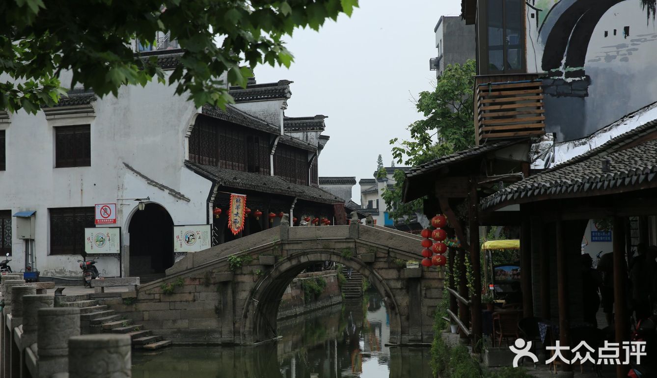 4块钱一块，用料很足，大家排队购买