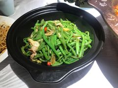 砂锅扁豆丝-雲蜀龙阁·金牌水煮鱼(方庄店)