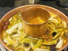 -菌自由丨野生菌火锅特色庭院餐厅(丽江古城店)