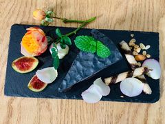 -Rabbit Cafe私房西餐甜点咖啡(栖霞路店)