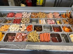-愉肴麻辣香锅(中北镇店)