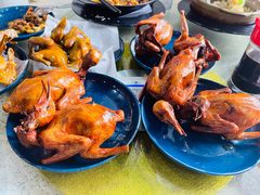 红烧乳鸽-煲煲掂风味煲仔饭餐厅(西区店)