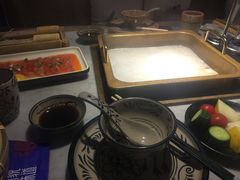 -尚尚仙·酸汤猪手·猪肚鸡火锅(华联万柳购物中心店)