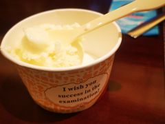 双色冰淇淋球-广东嘉华大酒店·季花铁板烧餐厅