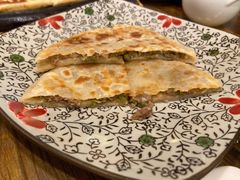 阿拉善驼肉馅饼-格日勒阿妈蒙古厨房(大召店)