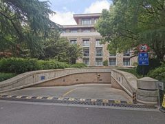 -上海东郊宾馆-地下停车库