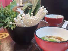 -虾弄弄海派小龙虾·牛羊蝎子火锅