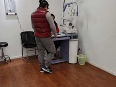 -视野联行眼镜•蔡司•依视路(温江店)