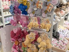 -名创优品(北京新中关购物中心地铁层店)