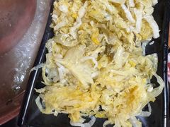 -果松木炭酸菜铜火锅·外婆参鸡汤