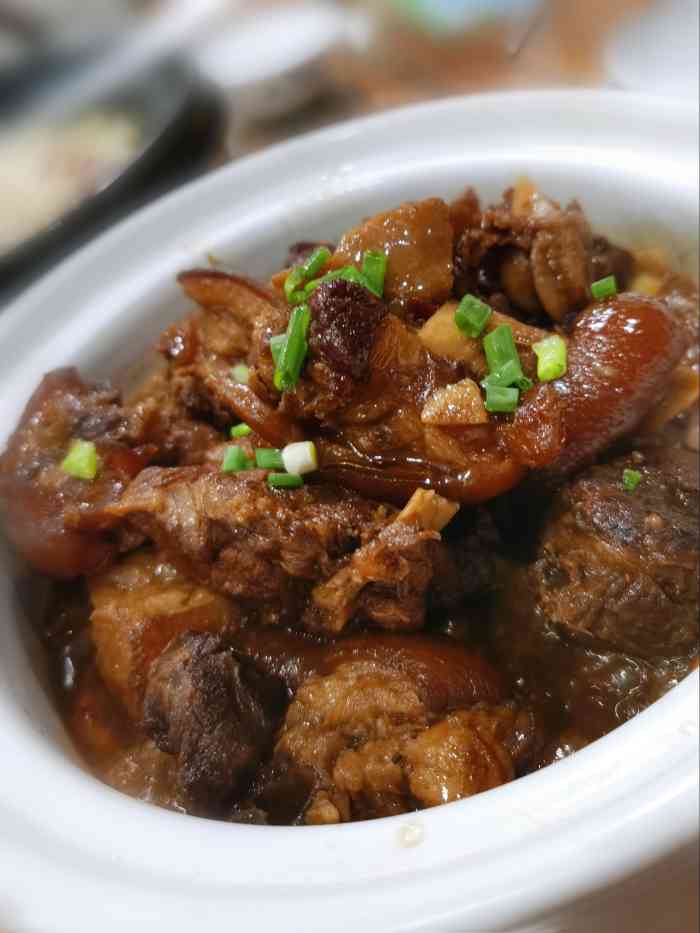 王厨私房菜-"听朋友说潜口有一家小饭店,菜烧的特别好吃.