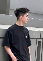 -一家只做男发烫染的店