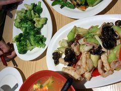 -滋味满屋美食坊(上海街店)
