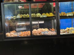 面包甜点陈列柜-Salon de The de Joel Robuchon(外滩18号店)