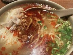 -亮亮面馆(经六路店)