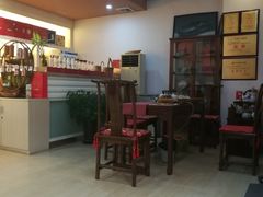 -华胜奔驰宝马奥迪专修连锁(虹梅南路店)