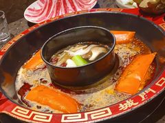 菌汤鸳鸯锅-椒香城门口重庆老火锅(宝安固戍店)